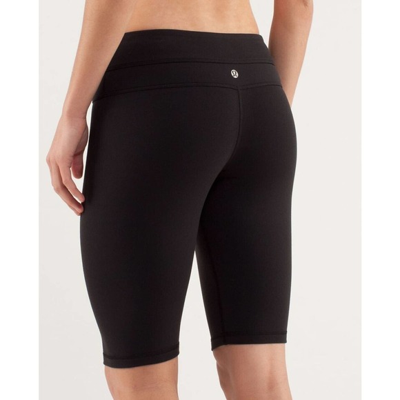 Lululemon Black Reverse Groove Shorts Tall 4 - Picture 1 of 6